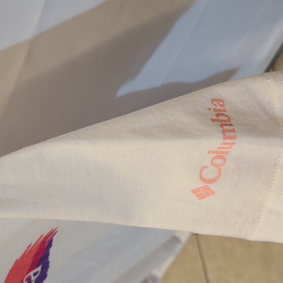 Columbia Small T-shirt NWT - Picture 3 of 3